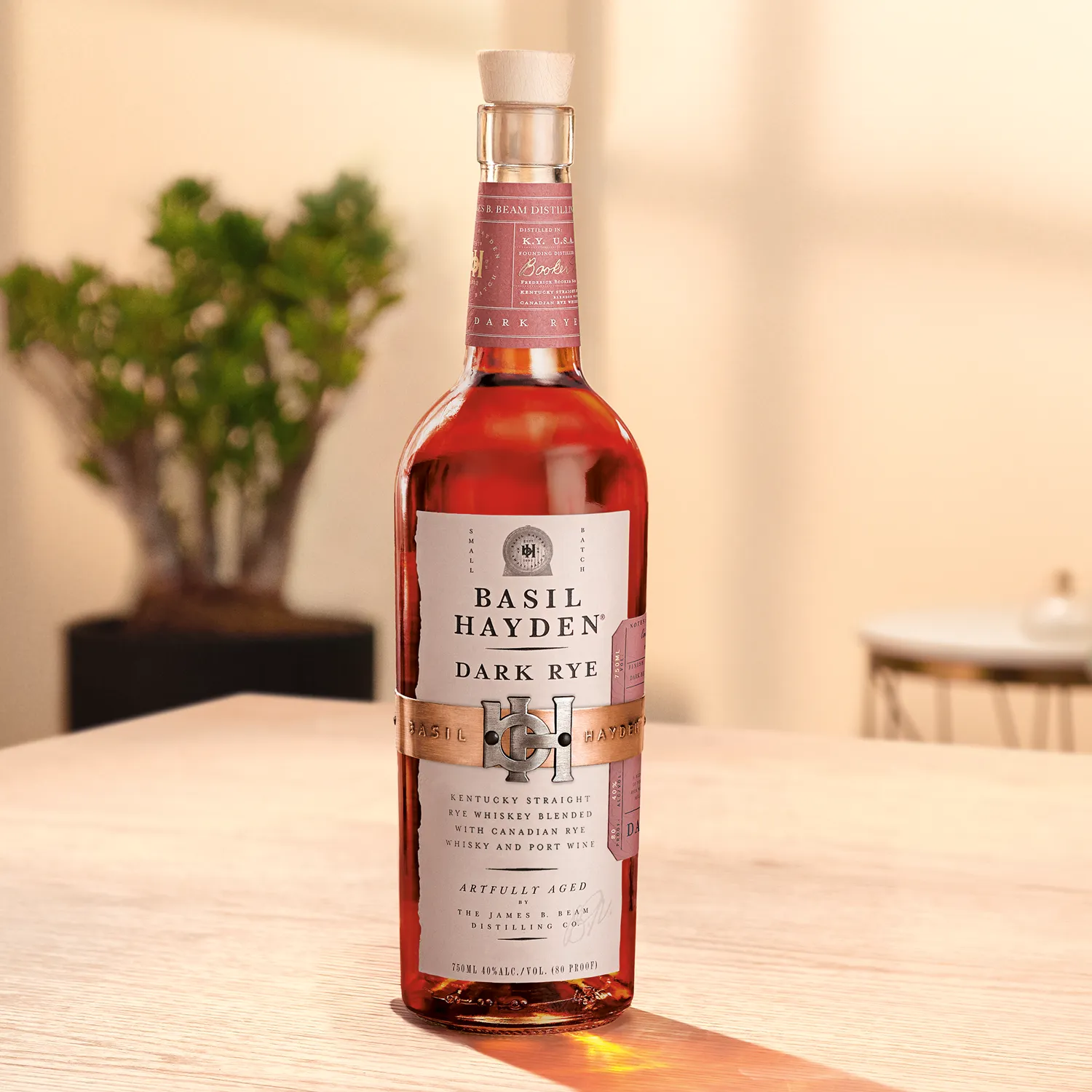 Basil Hayden_Dark Rye_Hover